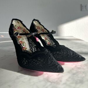 Gucci Lace Floral Print Pumps